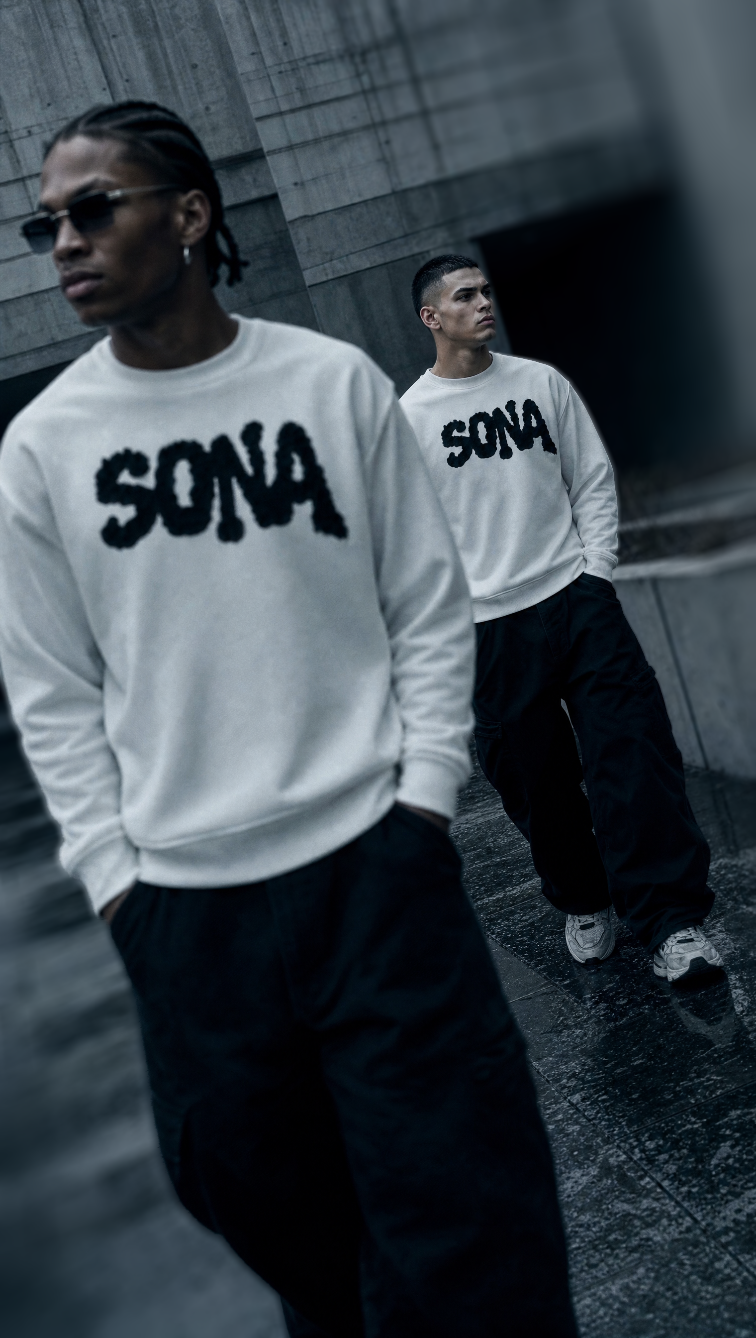WHITE DIAMOND SWEATSHIRT