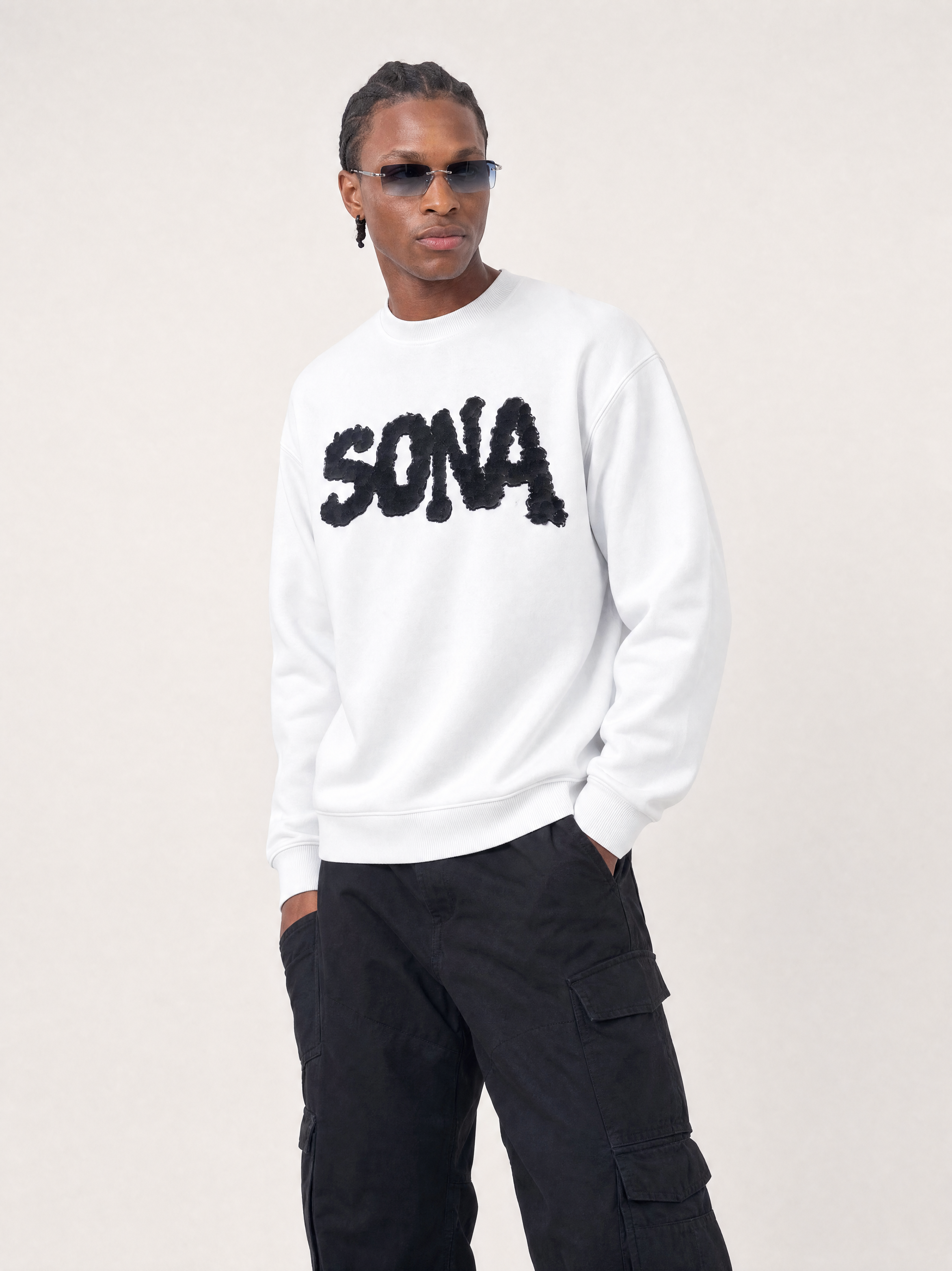 WHITE DIAMOND SWEATSHIRT