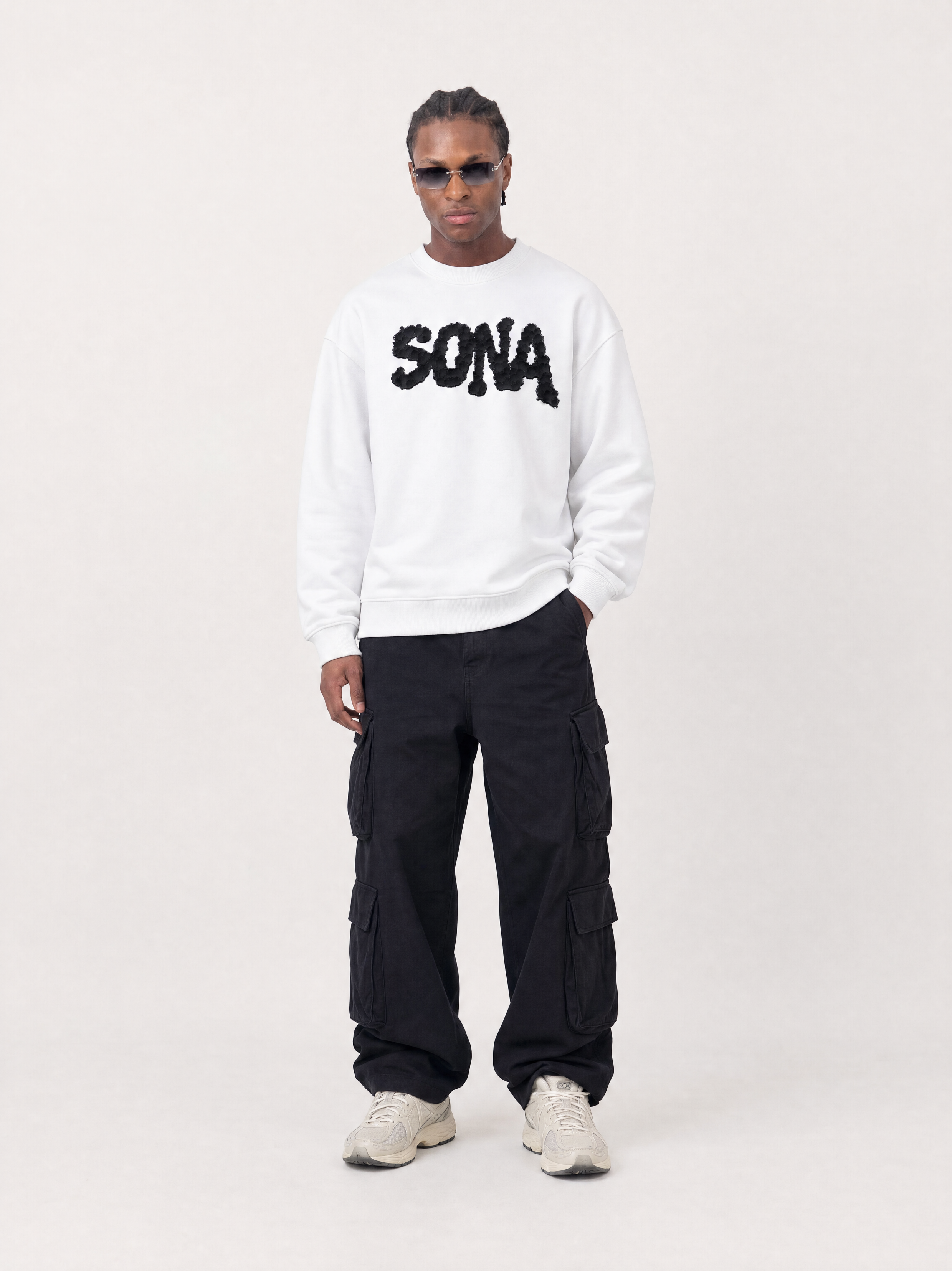 WHITE DIAMOND SWEATSHIRT