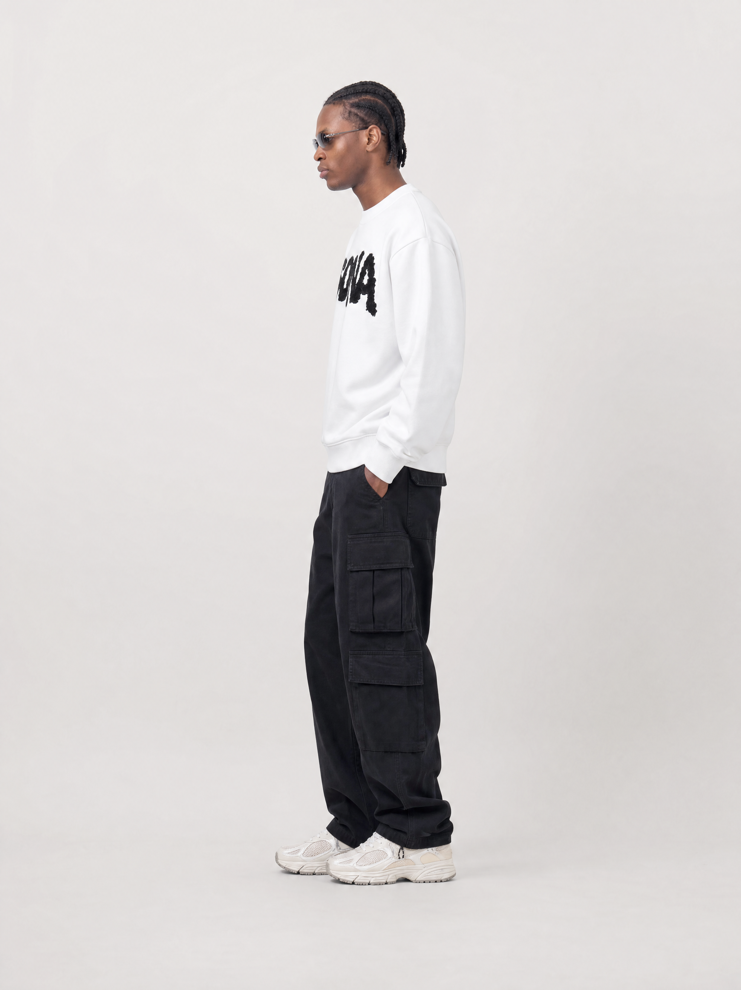 WHITE DIAMOND SWEATSHIRT