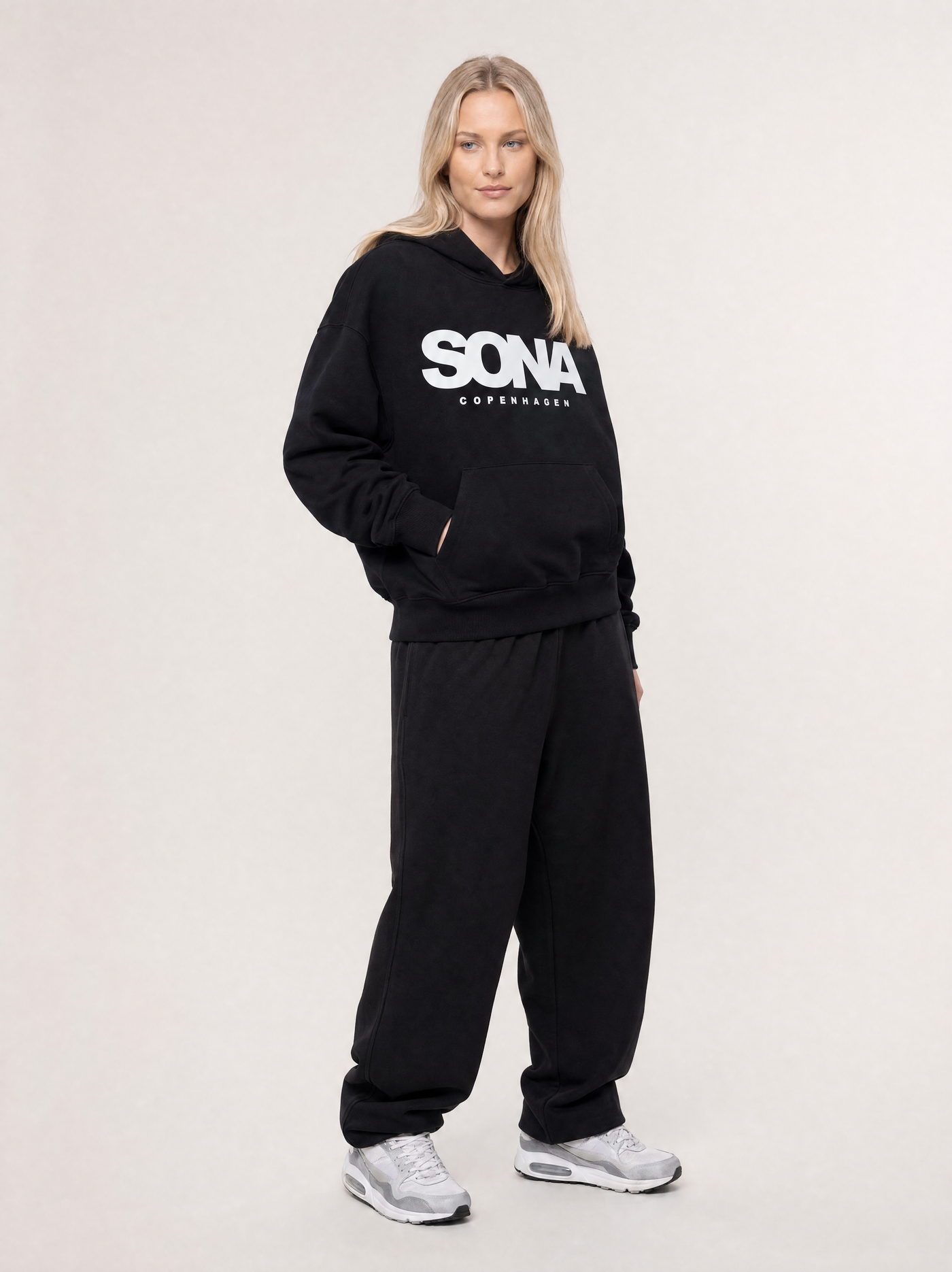 LOGO PRINT HOODIE