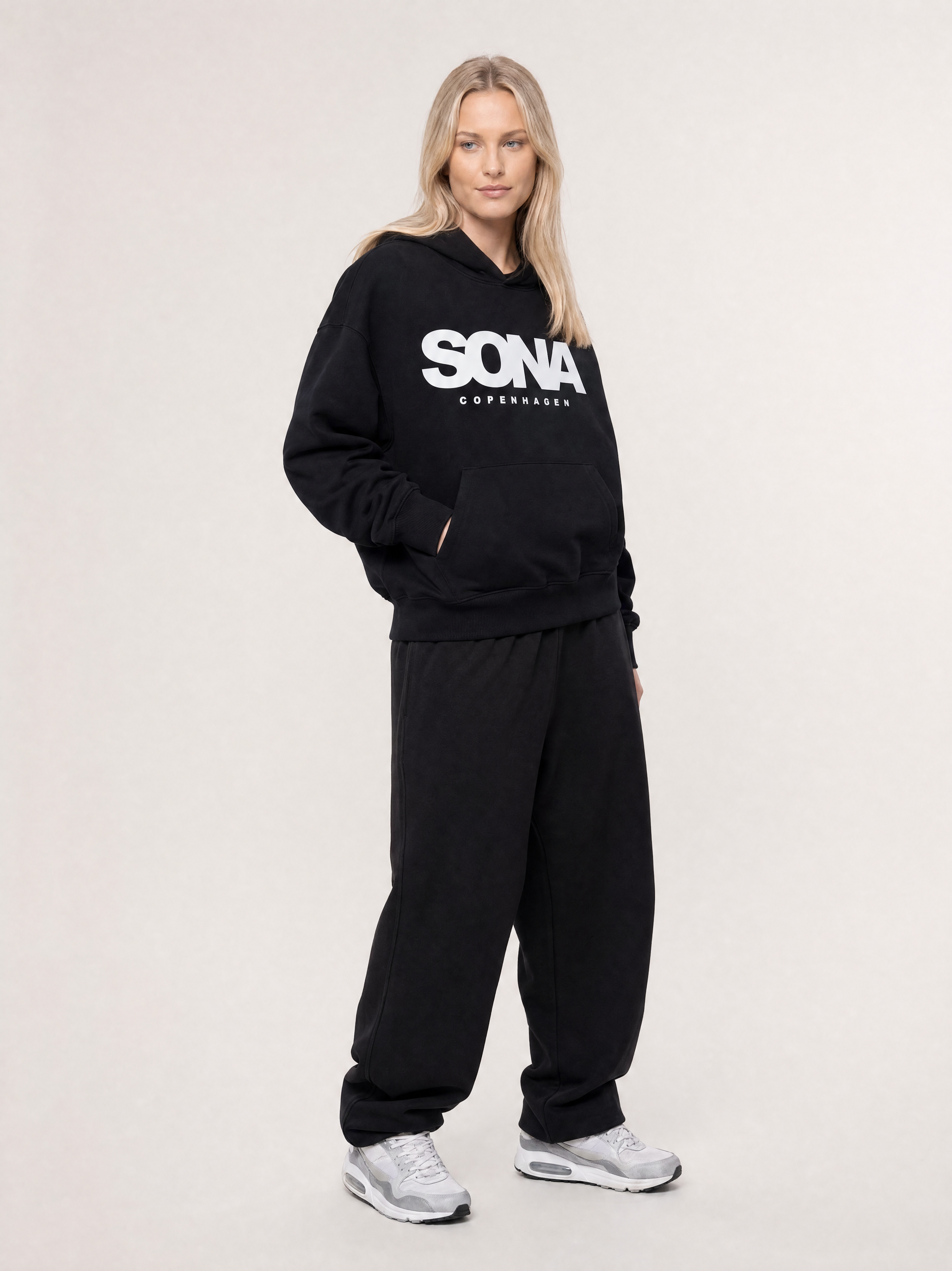 LOGO PRINT HOODIE